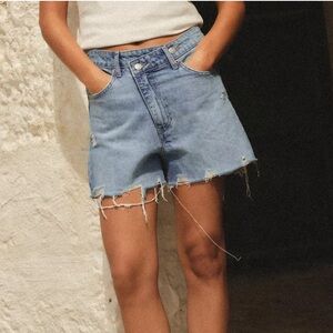 Zara Crossed Waist High Rise Mom Fit Denim Shorts Distressed‎ Women’s Size 4